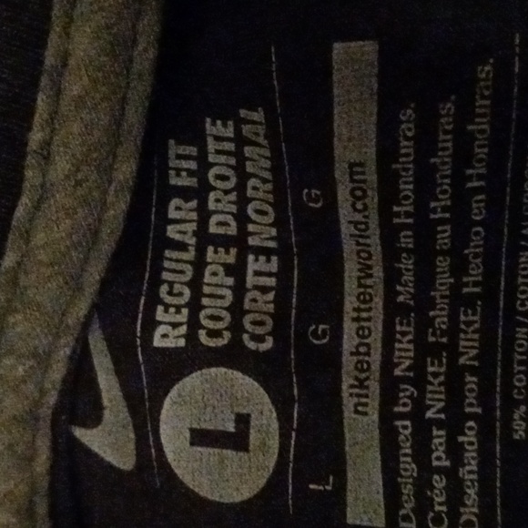 Nike Tee - Picture 3 of 4